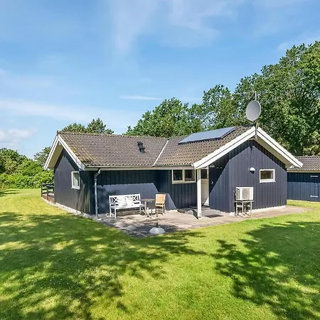Cozy In With House A Panoramic View Martofte