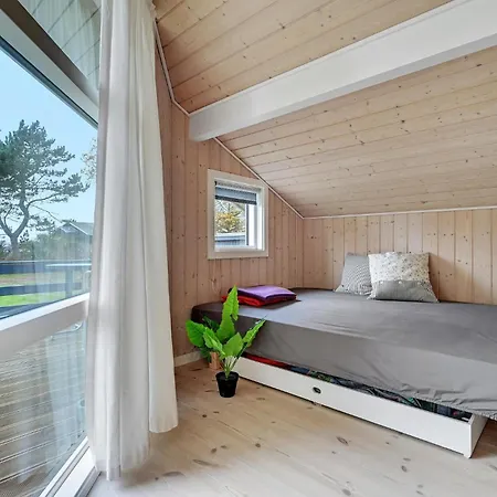 Cozy In With House A Panoramic View *